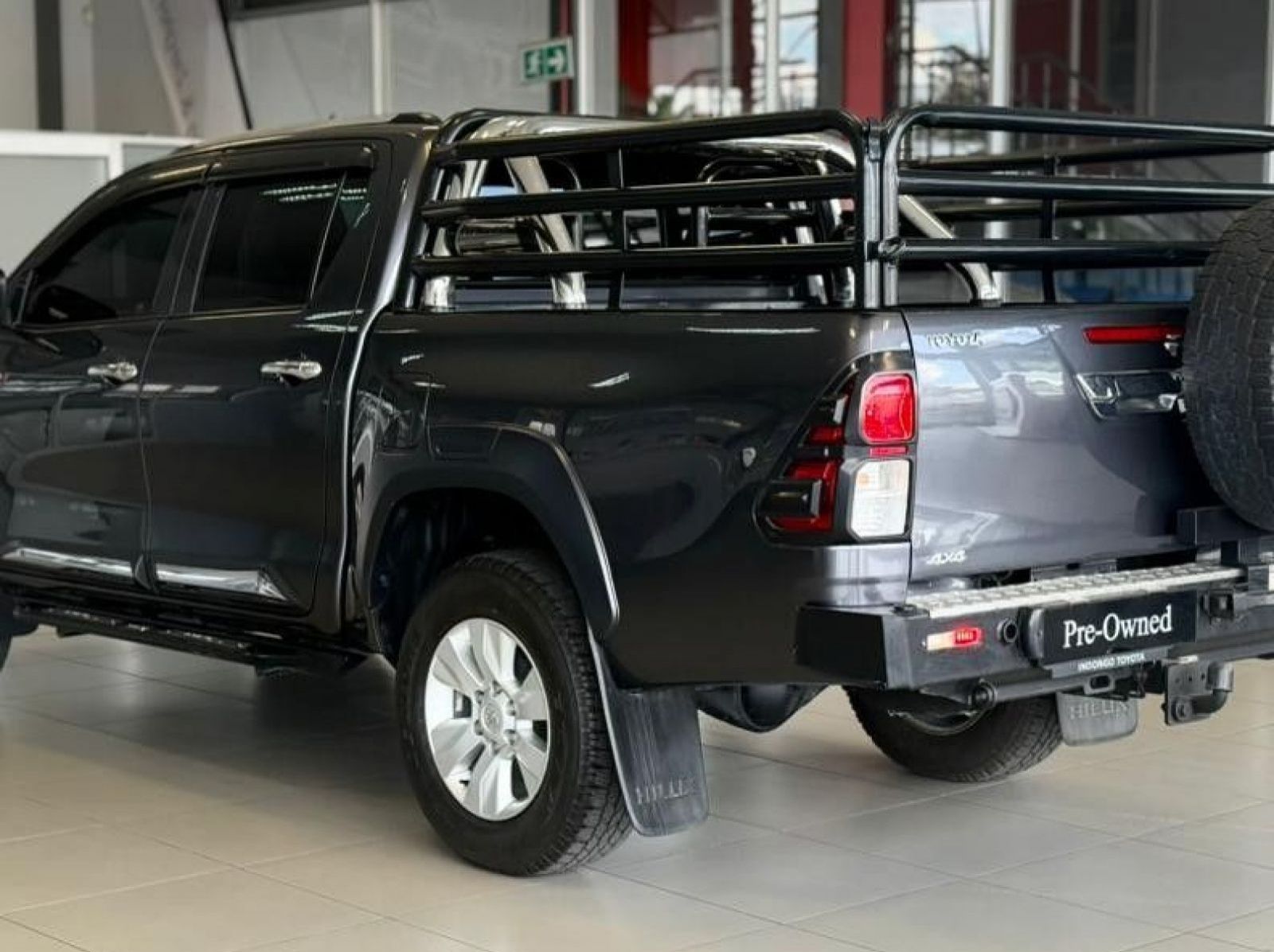 2016 Toyota Hilux 2.8 Gd-6 Raider 4x4 A/t P/u d/c pictures