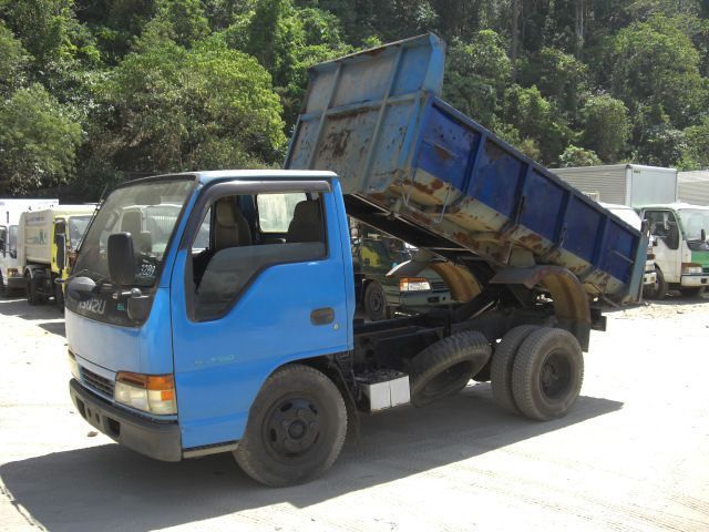 Isuzu Elf 2002 самосвал