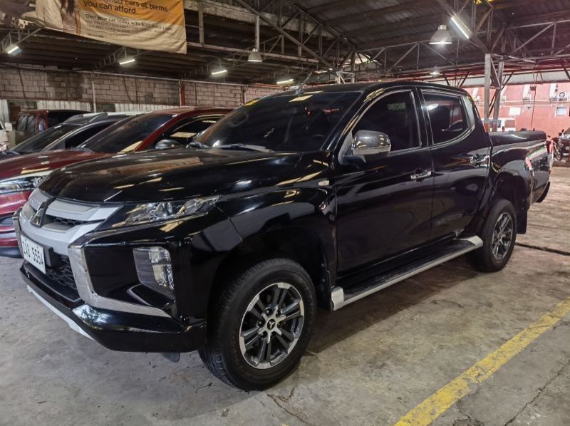 2019 Mitsubishi Strada pictures