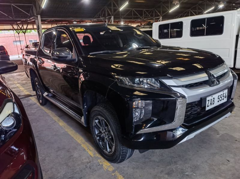 2019 Mitsubishi Strada pictures