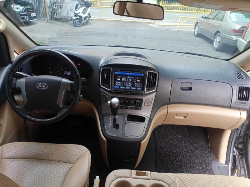 2020 Hyundai Grand Starex pictures