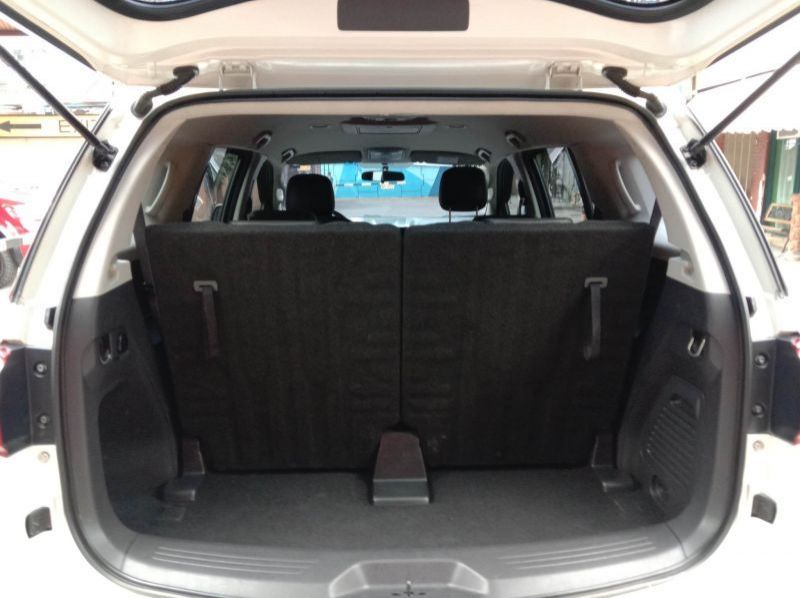 2016 Isuzu muX pictures