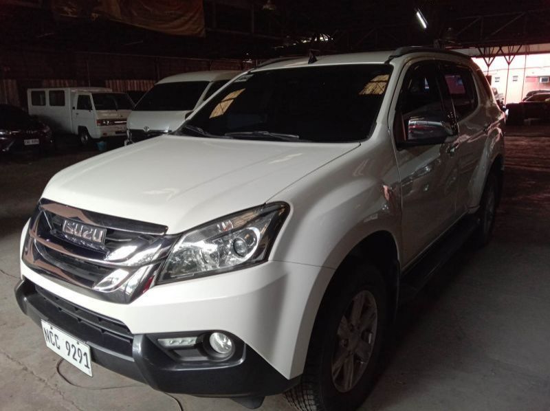 2016 Isuzu muX pictures