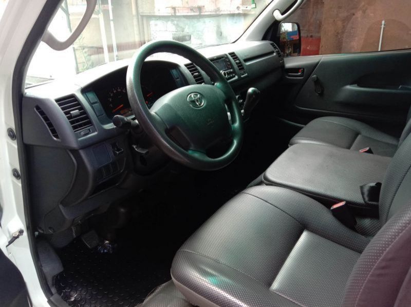 2019 Toyota hiace pictures