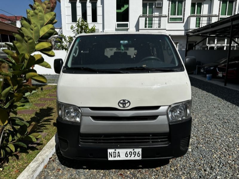 2019 Toyota hiace pictures