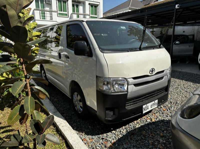 2019 Toyota hiace pictures