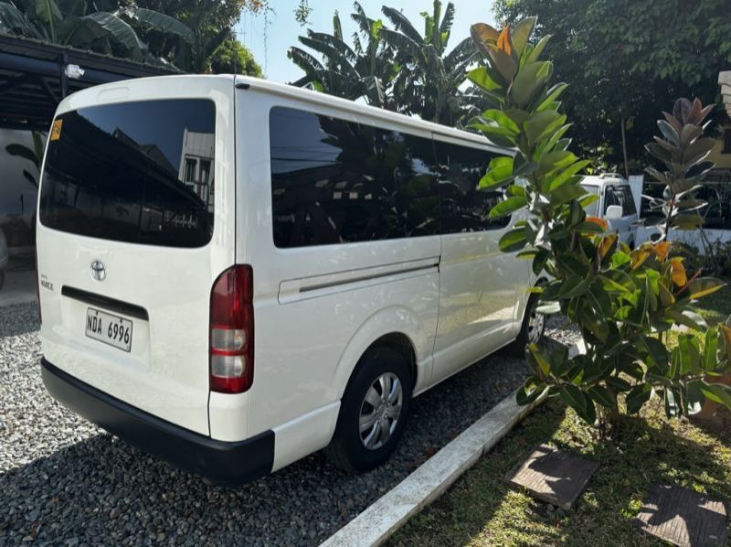 2019 Toyota hiace pictures