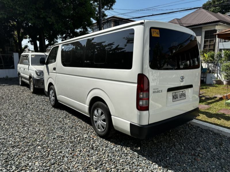 2019 Toyota hiace pictures