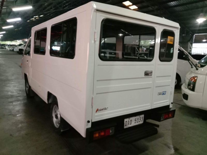 2017 Mitsubishi L300 pictures