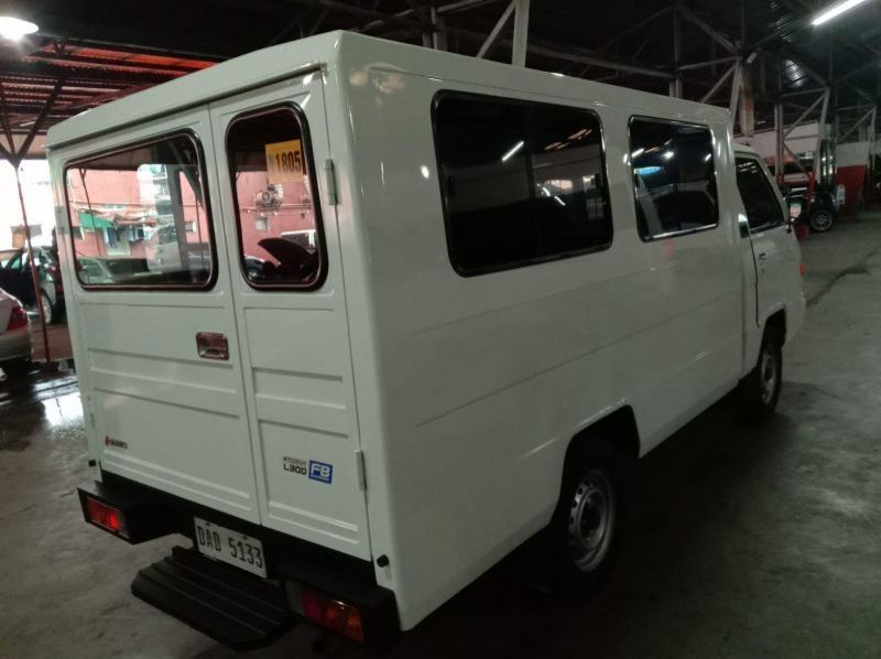 2017 Mitsubishi L300 pictures