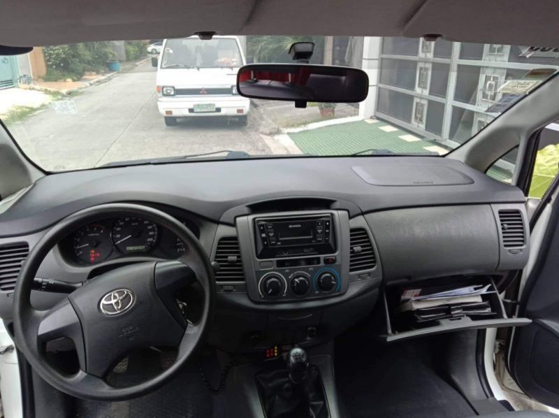 2015 Toyota Innova pictures