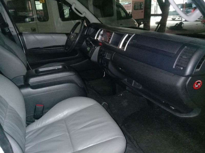 2017 Toyota hi ace super grandia pictures