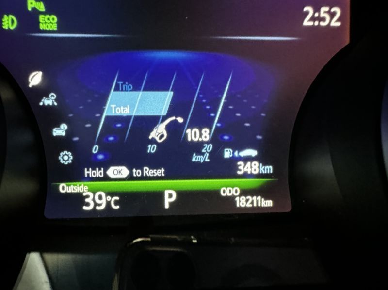 2019 Toyota Camry 2.5V pictures