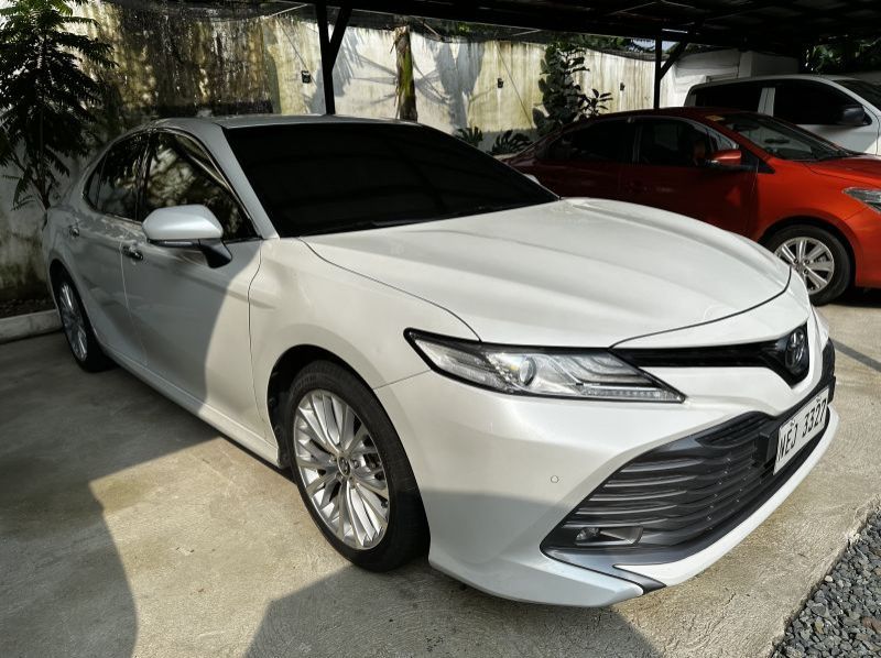 2019 Toyota Camry 2.5V pictures
