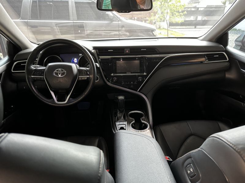2019 Toyota Camry 2.5V pictures