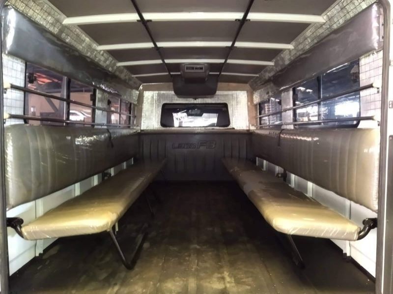 2017 Mitsubishi L300 pictures