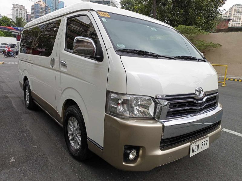 2017 Toyota Super Grandia pictures