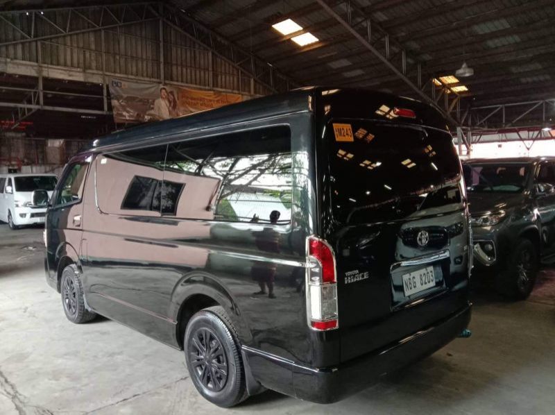 2019 Toyota Hiace Grandia GL pictures