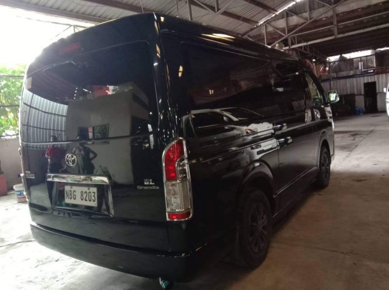 2019 Toyota Hiace Grandia GL pictures