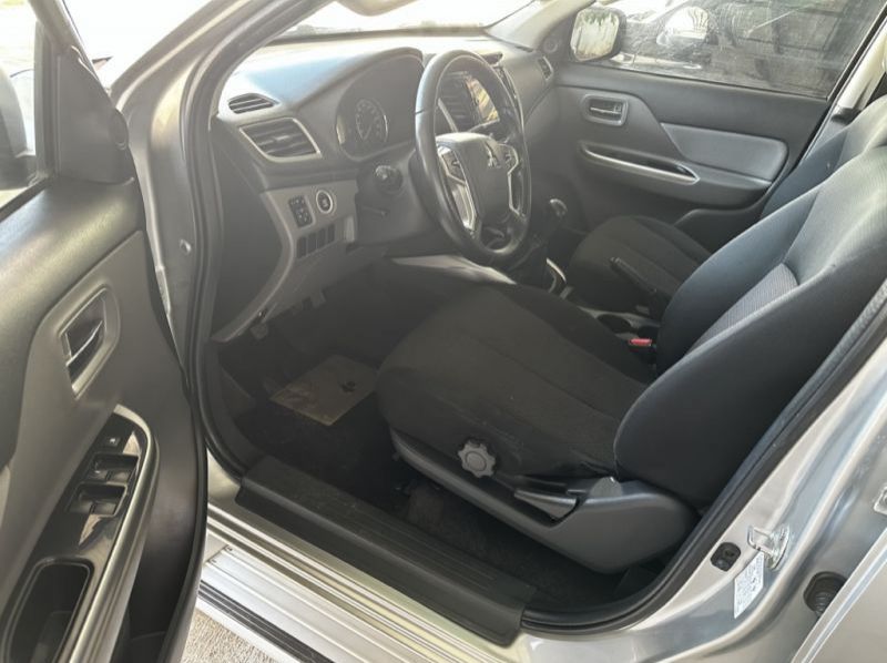 2018 Mitsubishi Strada pictures