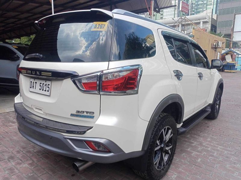 2021 Isuzu MUX pictures