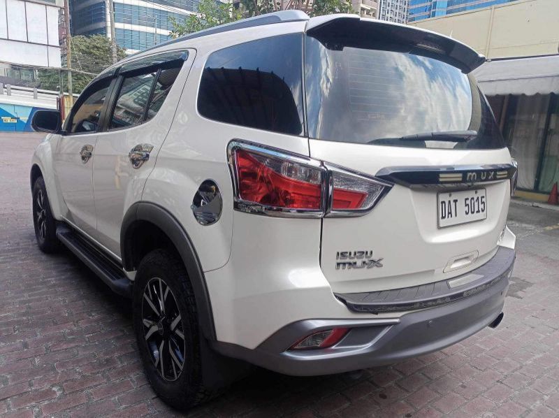 2021 Isuzu MUX pictures