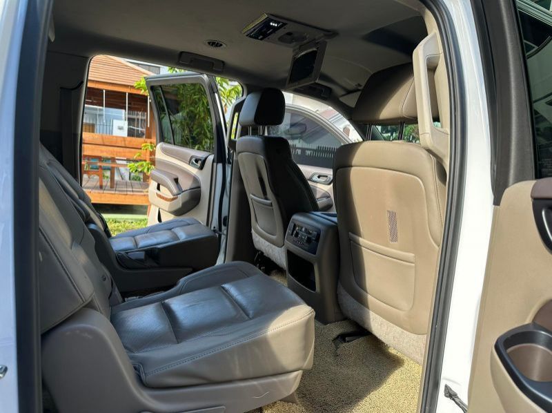 2016 Chevrolet Suburban pictures
