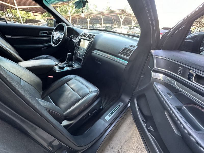 2016 Ford Explorer pictures