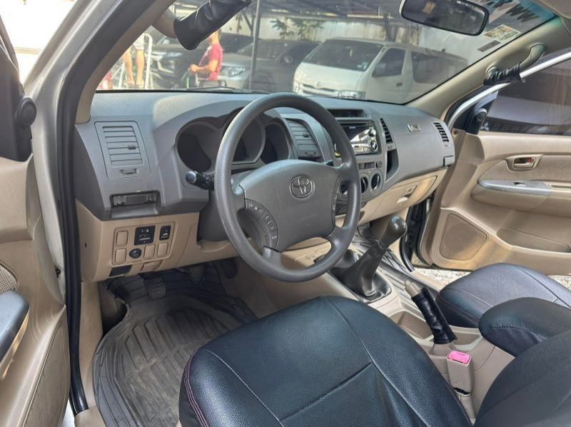 2009 Toyota Hilux pictures