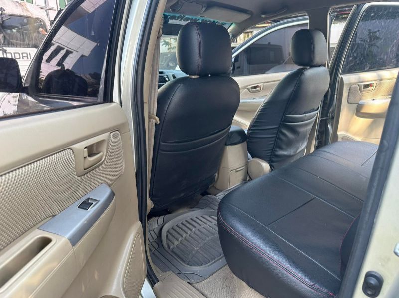 2009 Toyota Hilux pictures