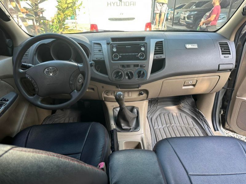 2009 Toyota Hilux pictures