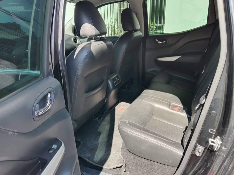 2020 Nissan navara pictures