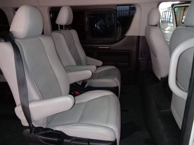 2016 Toyota Hiace Super Grandia pictures