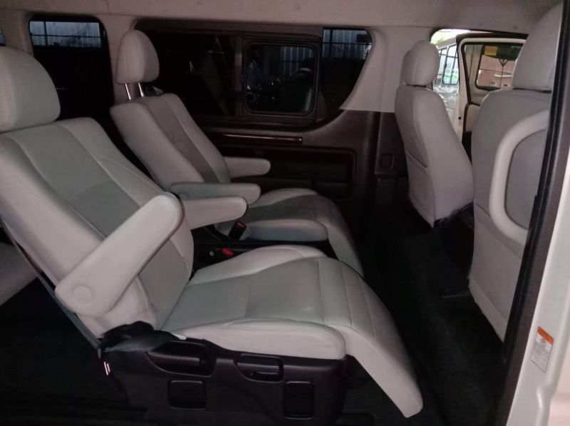 2016 Toyota Hiace Super Grandia pictures