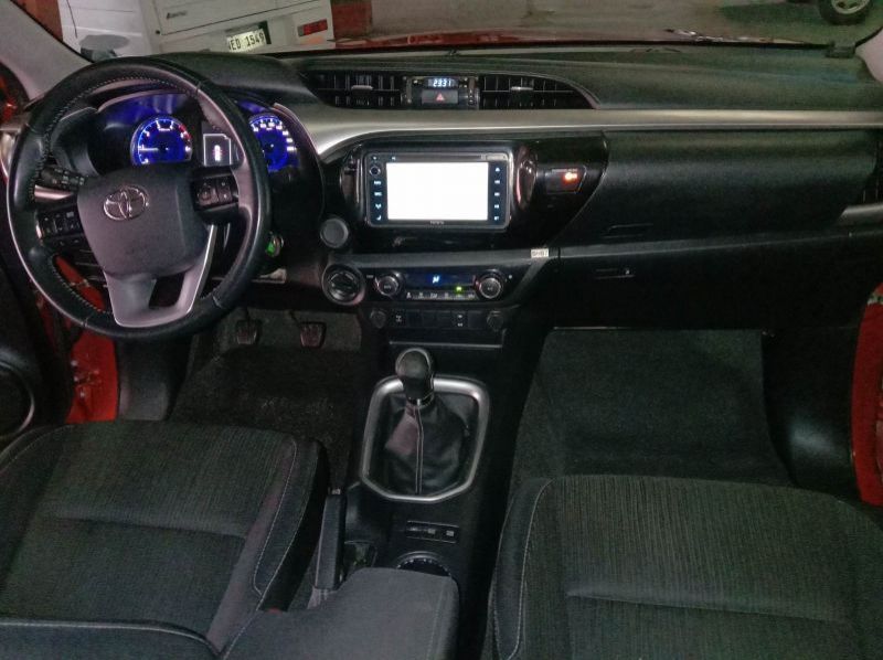 2018 Toyota hilux pictures