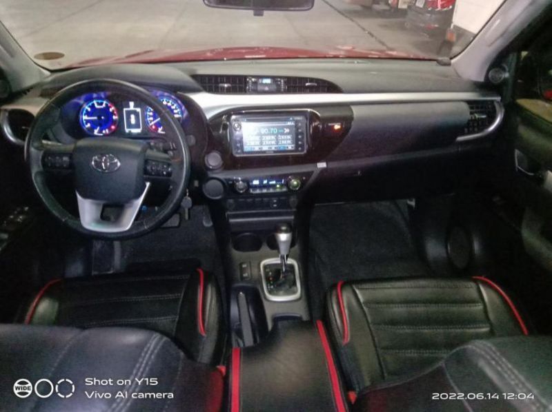 2019 Toyota Hilux pictures