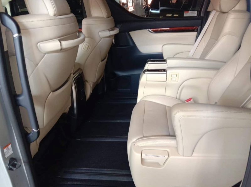 2016 Toyota alphard pictures