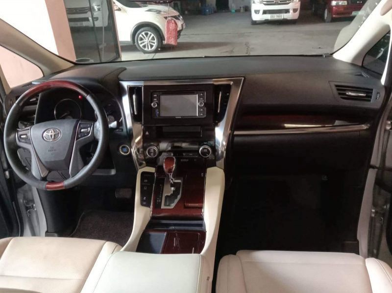 2016 Toyota alphard pictures