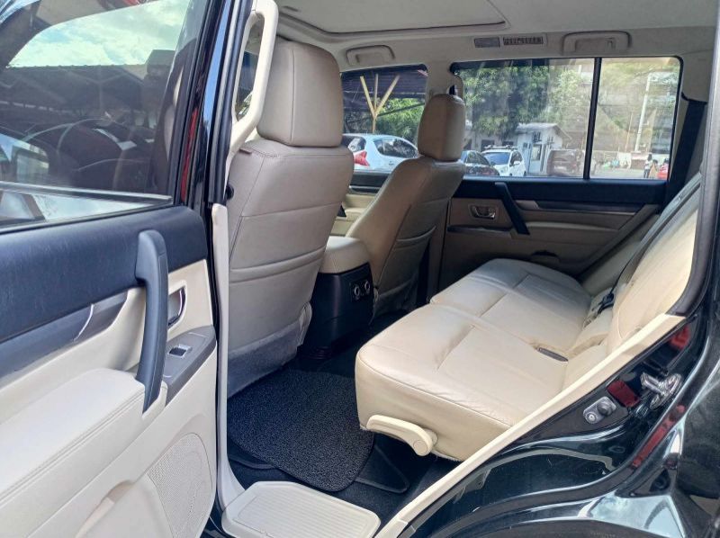 2015 Mitsubishi Pajero pictures