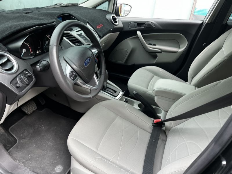 2014 Ford Fiesta pictures