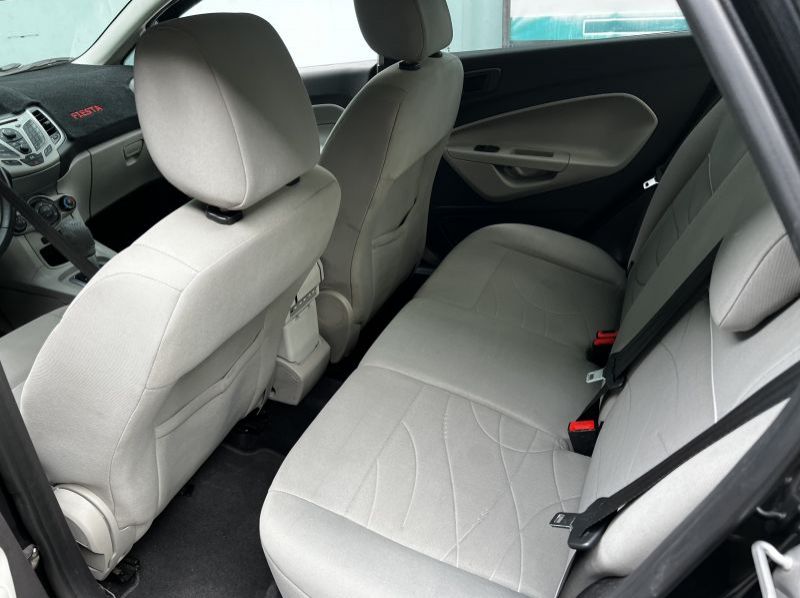 2014 Ford Fiesta pictures