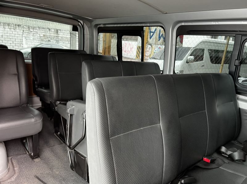 2021 Toyota Hiace Commuter pictures