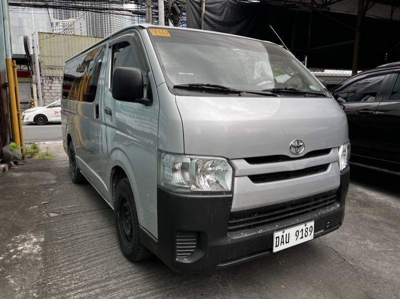 2021 Toyota Hiace Commuter pictures