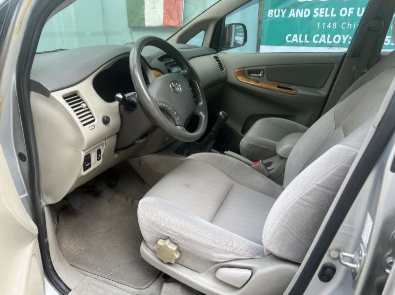 2011 Toyota Innova G pictures