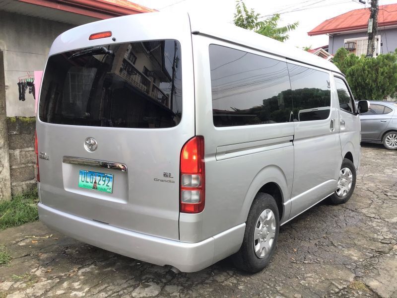 Toyota hiace 2013