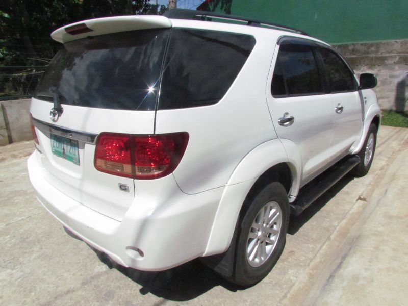 Toyota fortuner 2006 год