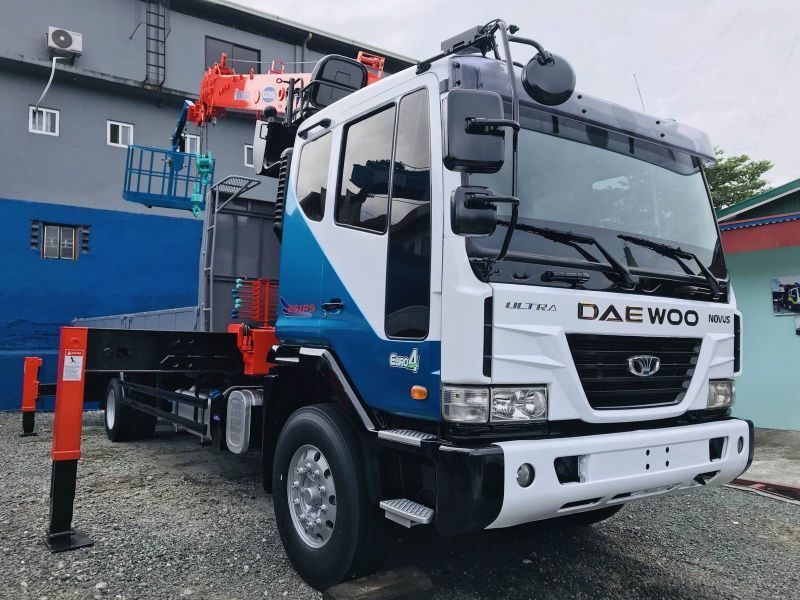 Daewoo cargo truck