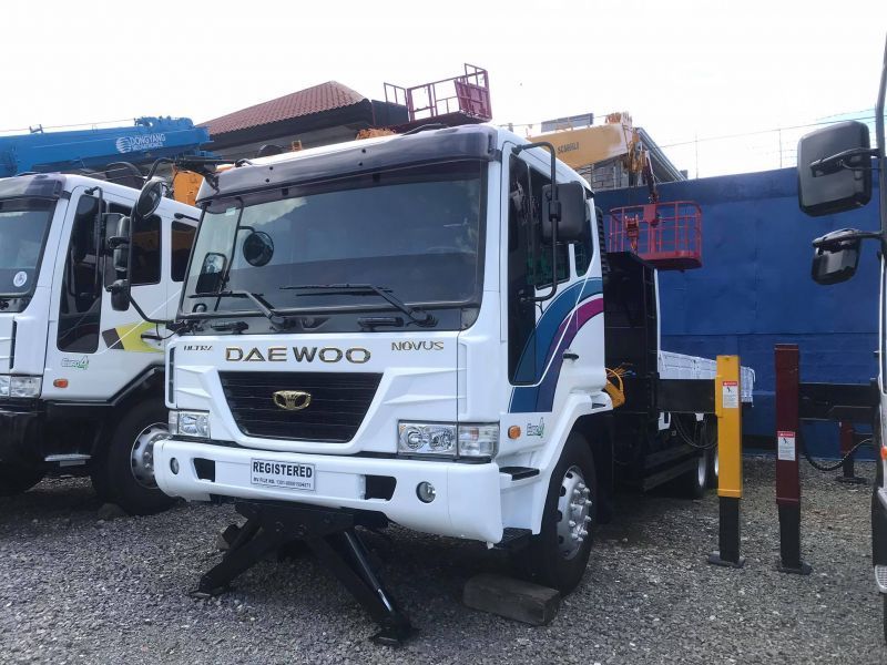 Daewoo cargo truck