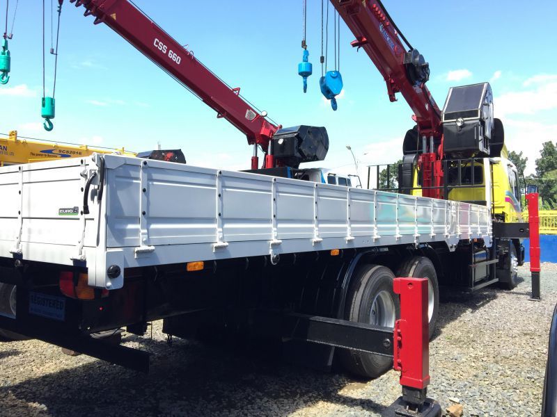 2018 Daewoo Boom Truck / Cargo Crane Truck with Man Lift Basket for ...