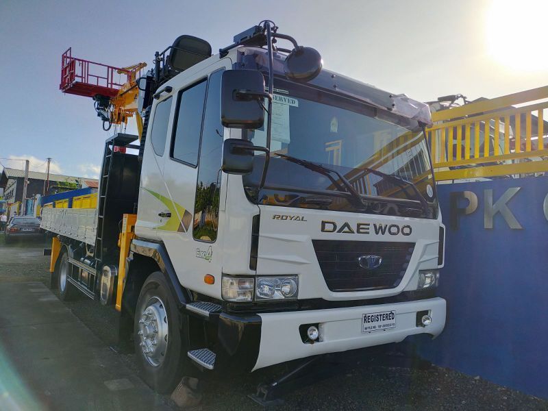 Daewoo cargo truck